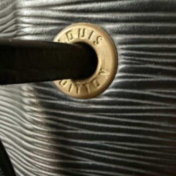 Louis Vuitton Black EPI Leather Neo Noe Drawstring Bucket Bag Strap Large - Picture 9 of 9